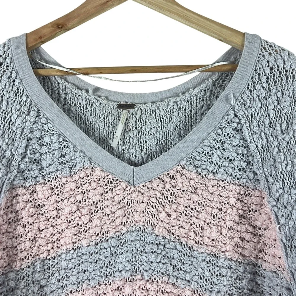 Free People Songbird Sweater V-Neck Striped Bouclé Knit Pink Gray Tunic Size M